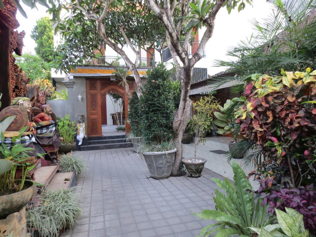 Putri Homestay Sanur  Exterior photo