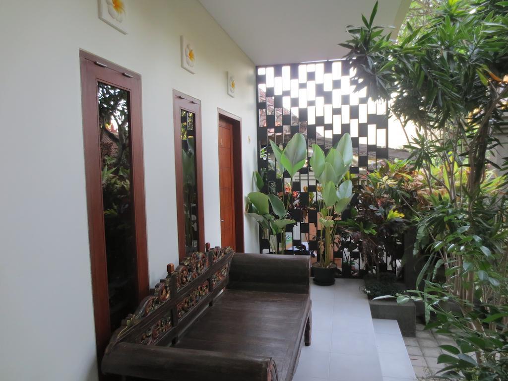 Putri Homestay Sanur  Exterior photo